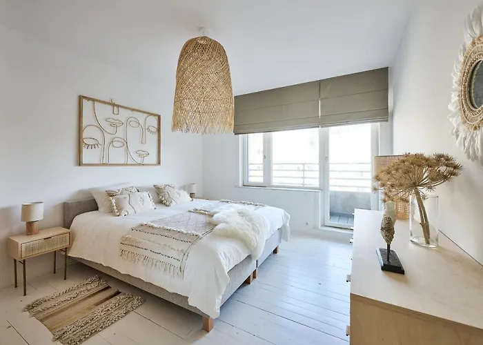 Penthouse Met Garage Apartment *