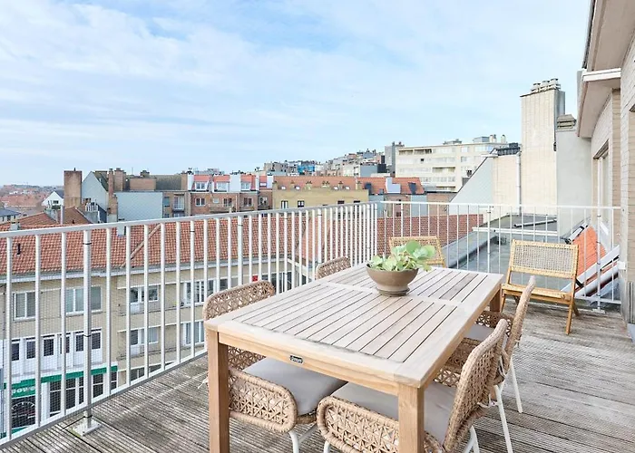 Penthouse Met Garage Apartment *